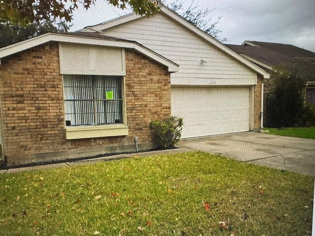 Primary Photo - 12704 Westpark Dr