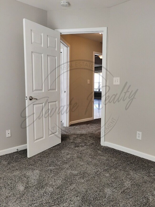 Building Photo - ON SPECIAL! THIS PROPERTY HAS A 1/2 OFF TH...