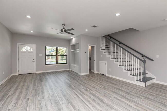 Building Photo - 6607 Avenue O