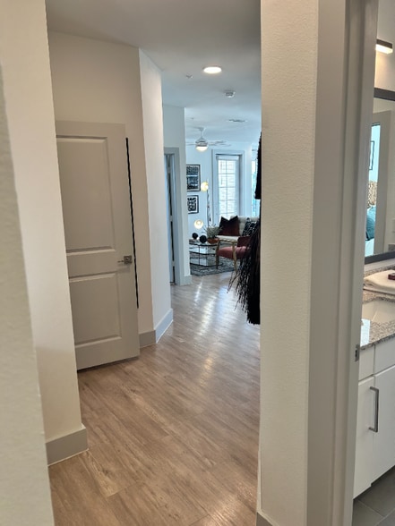 Building Photo - 1510 League Line Rd