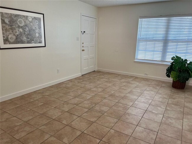 Building Photo - 314 W William Cannon Dr