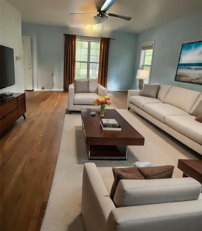 Building Photo - 3203 1/2 Cherrywood Rd