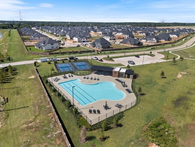 Building Photo - 3710 Highcliffe Dr