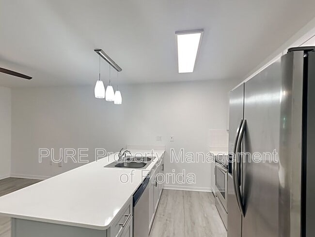Building Photo - 318 NE 7 Ter