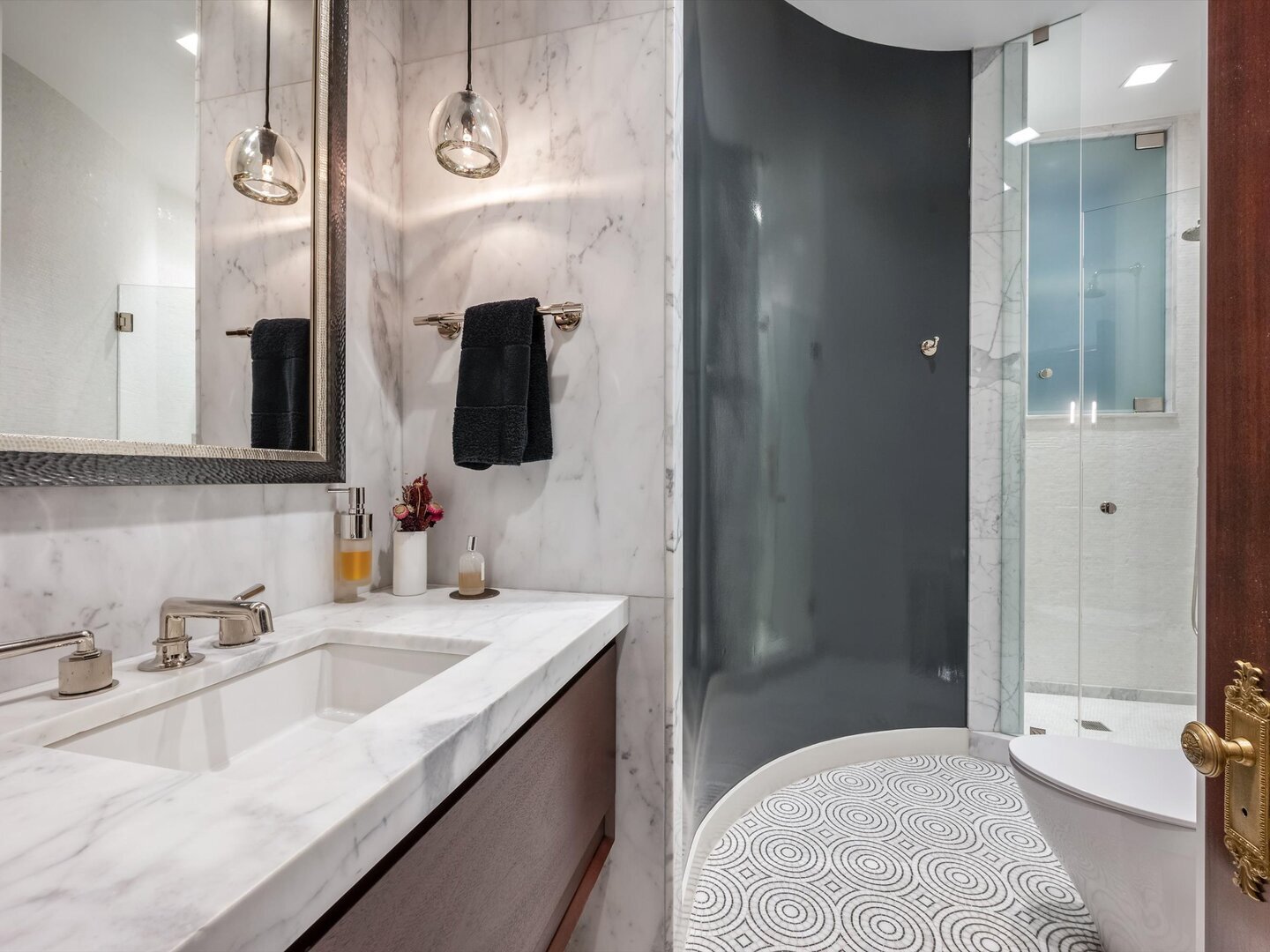 Building Photo - 1210 N Astor St