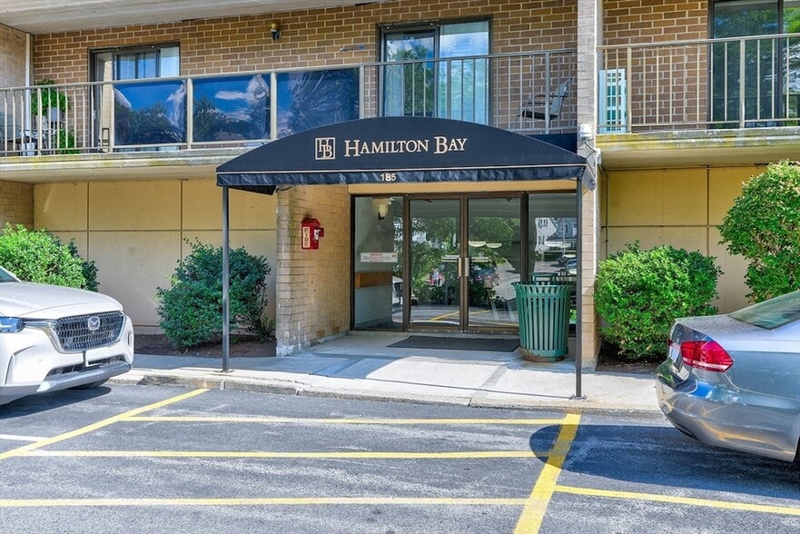 Building Entrance - 165 Quincy Shore Dr