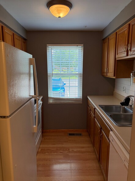 Building Photo - 312 Bellford Ct