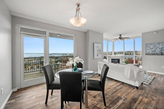 Building Photo - 300 W Beech St