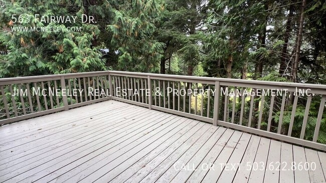 Building Photo - 563 Fairway Dr