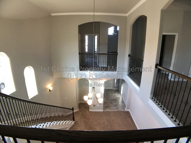 Building Photo - 5913 Richmond Dr