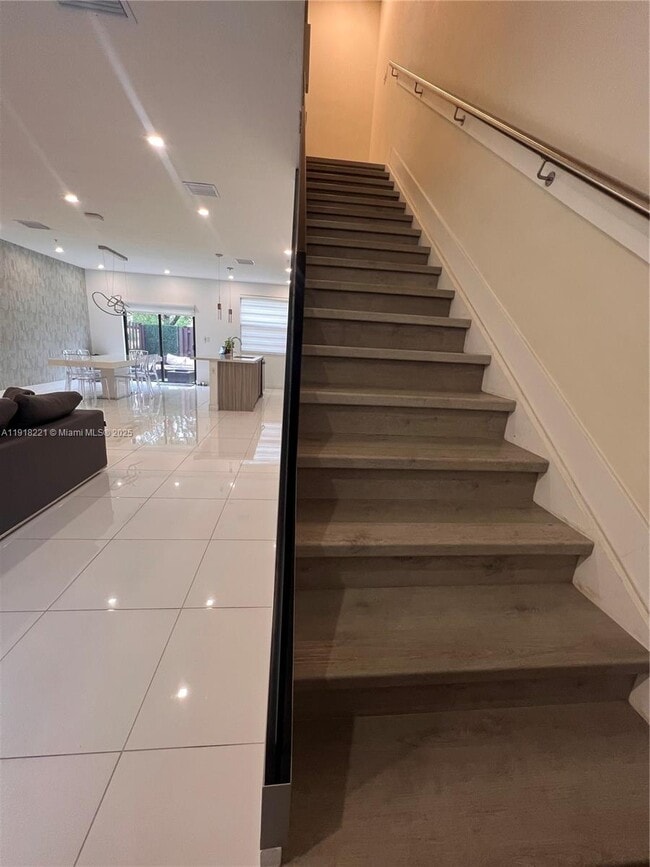 Building Photo - 10431 NW 82nd St