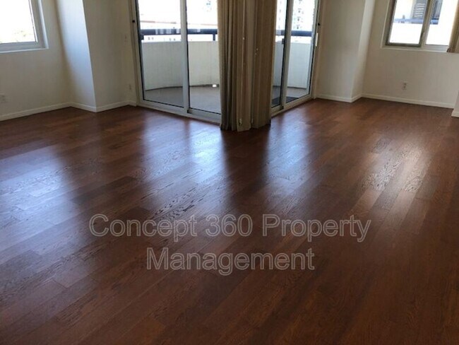 Building Photo - 525 E SEASIDE Way