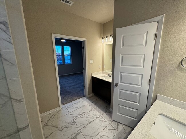 Building Photo - Bright & Spacious 3 Bedroom Home with Garage in Kyle