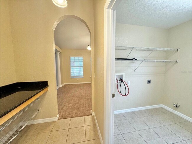 Building Photo - 140 Mandolin Dr