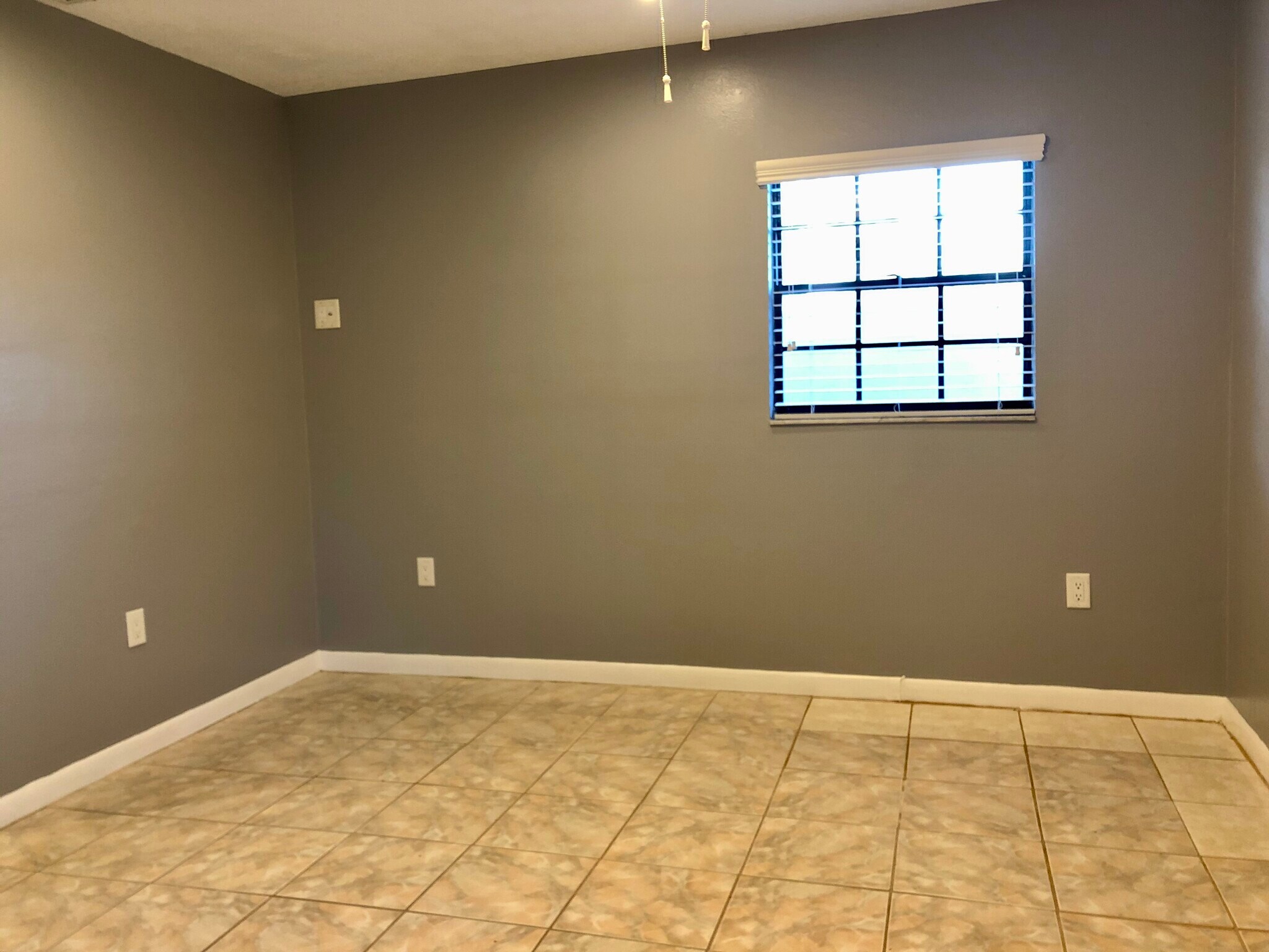 Building Photo - 3021 W Braddock St