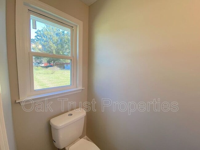 Building Photo - 167 Giles Dr