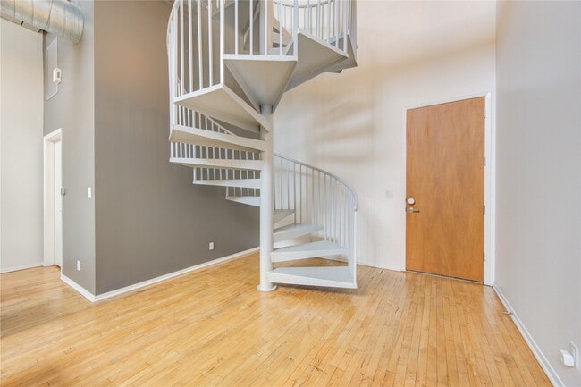 Building Photo - 1312 Live Oak St