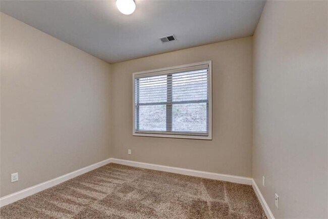 Building Photo - 359 Shiloh Manor Dr