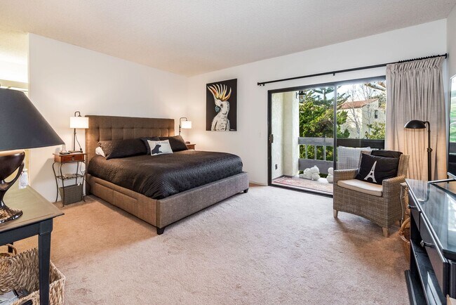 Building Photo - Unfurnished Spacious Montecito Shores 1700...