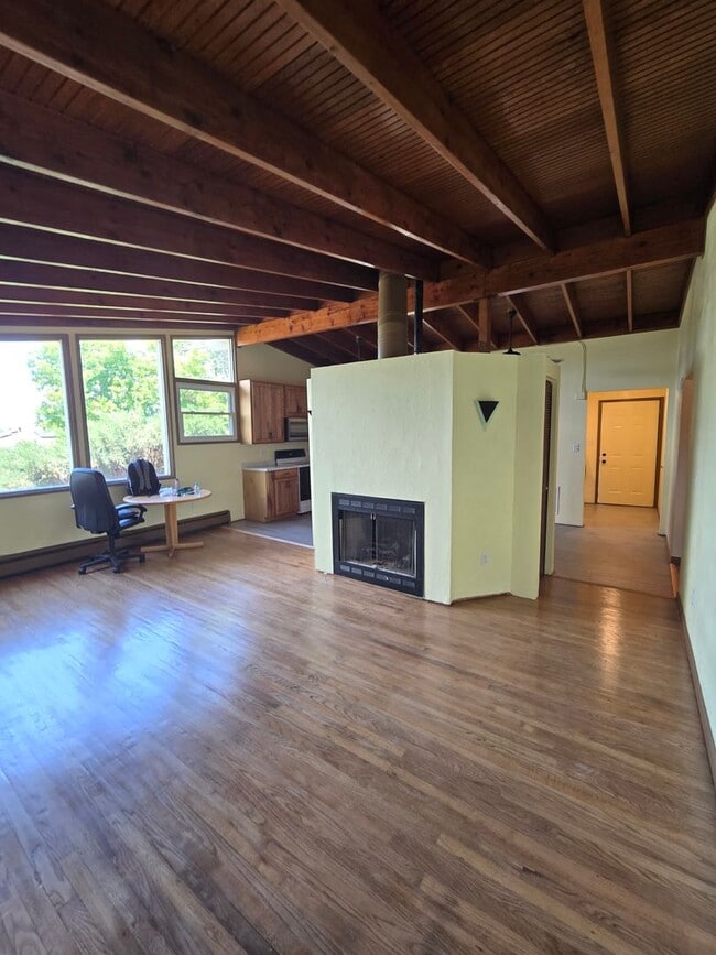 Building Photo - Move in Ready Ranch home in Westminster
