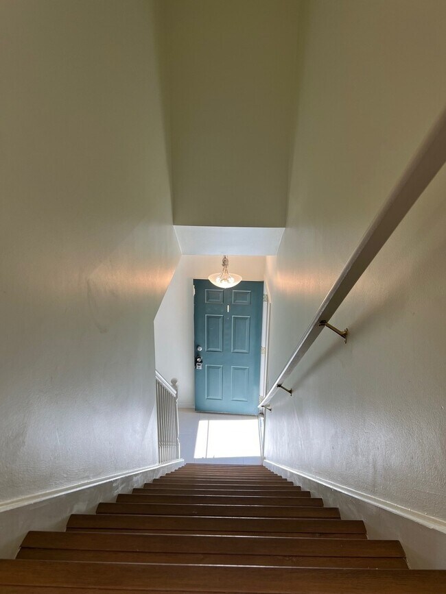 Building Photo - 601 Blackstone Ct