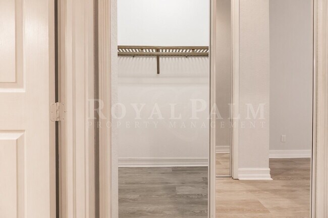 Building Photo - 12060 Lucca St