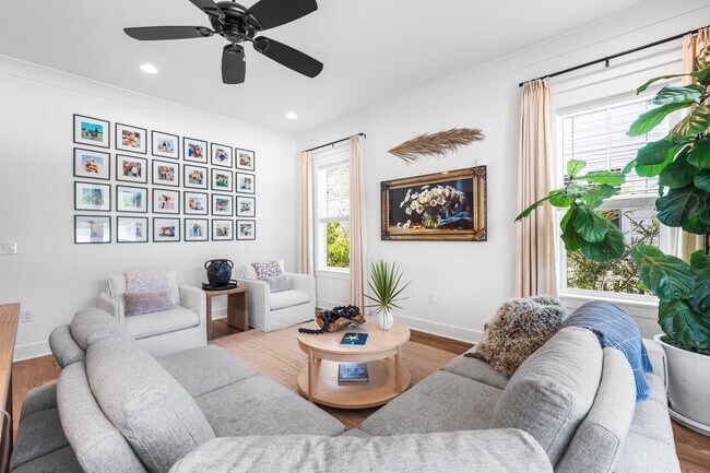 Building Photo - 245 Log Landing St