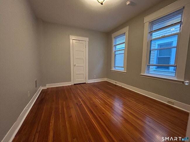 Building Photo - 37 Pardee Pl