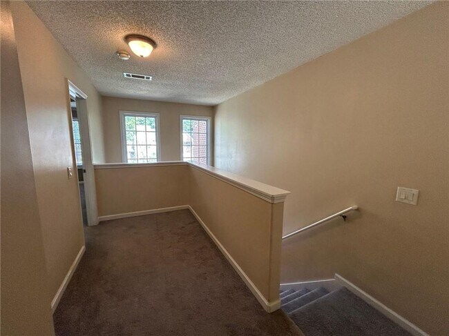 Building Photo - 3233 Glenloch Pl