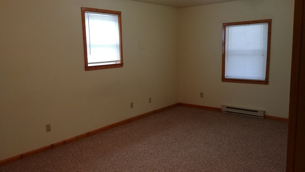 Bedrm #1 - 3967 Riverview Ln