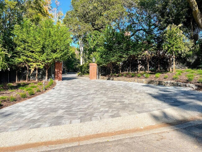Building Photo - 85 Fagan Dr