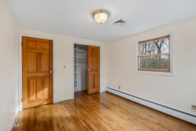 Building Photo - 167 Wood Dale Dr