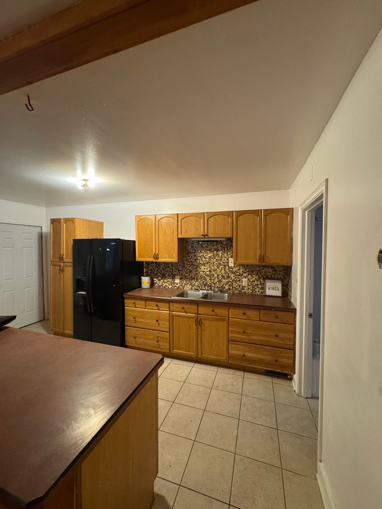 Kitchen - 1071 Van Velsen St