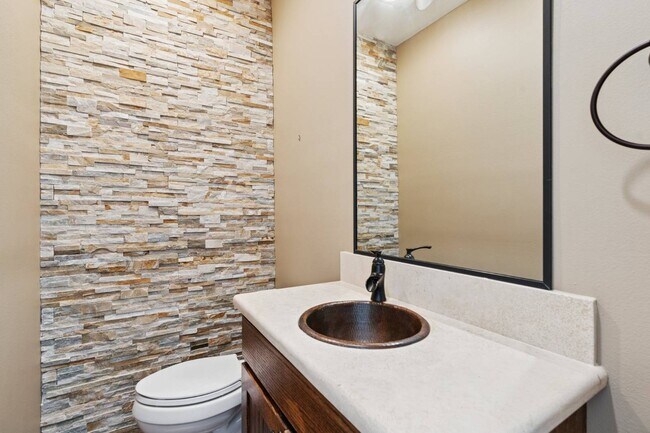 Building Photo - 1705 S Cottonwood Valley Cir