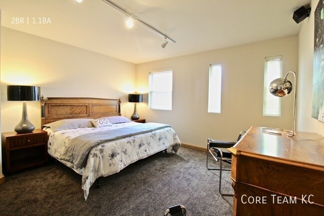 Building Photo - 4112 Walnut St