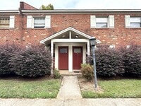 Building Photo - 1207 Green Oaks Ln