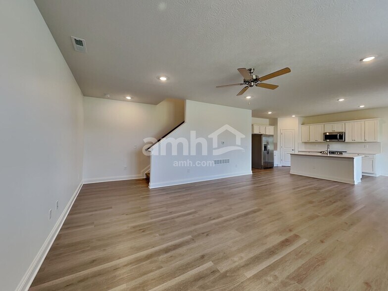 Building Photo - 9178 Henley Ave