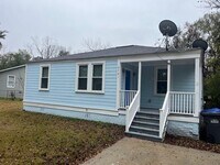 Building Photo - Available now. Great, FRESHLY UPDATED 3 BR/2 BA in North Charleston!