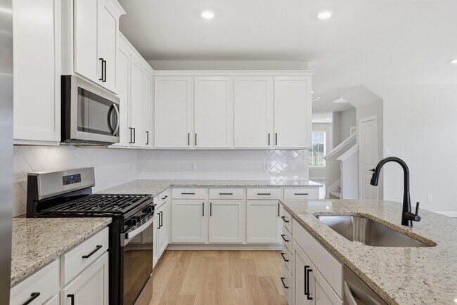 Building Photo - 3060 Sorrento Hl Dr
