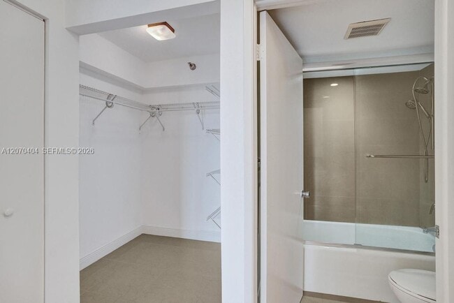 Building Photo - 20515 E Country Club Dr