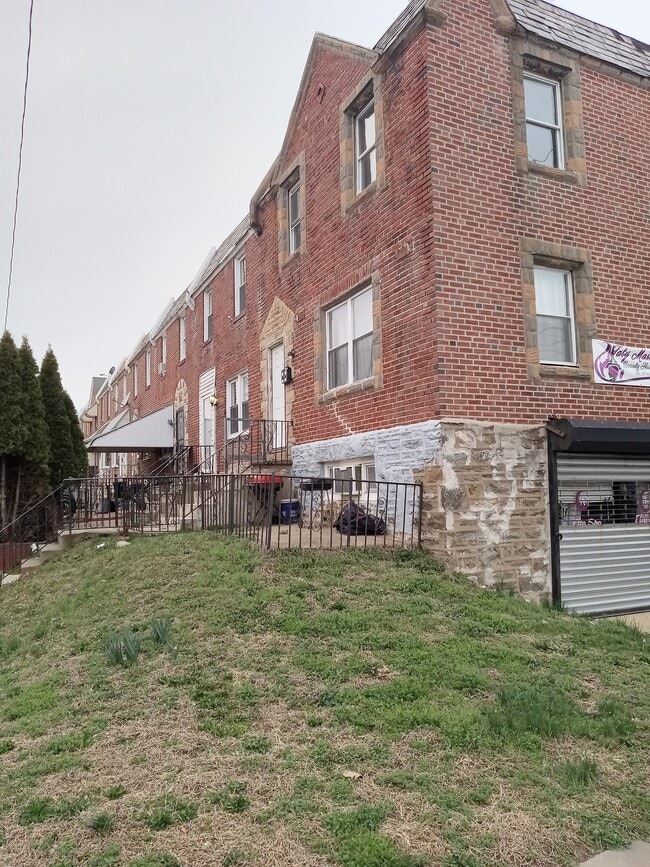 Building Photo - 1051 Rosalie St