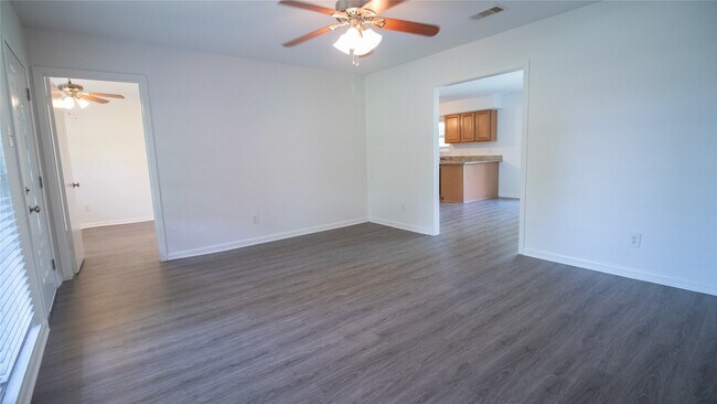 Building Photo - 322 Broad Ripple Dr