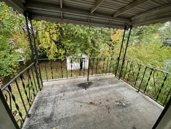 Building Photo - Bright 3BR+2BA Bungalow by Downtown