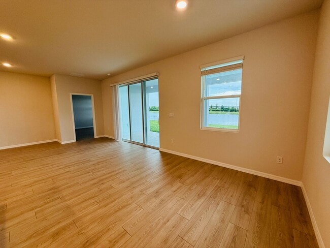 Building Photo - New build -  Be the 1st to move into this 4 bedroom home in Parish!