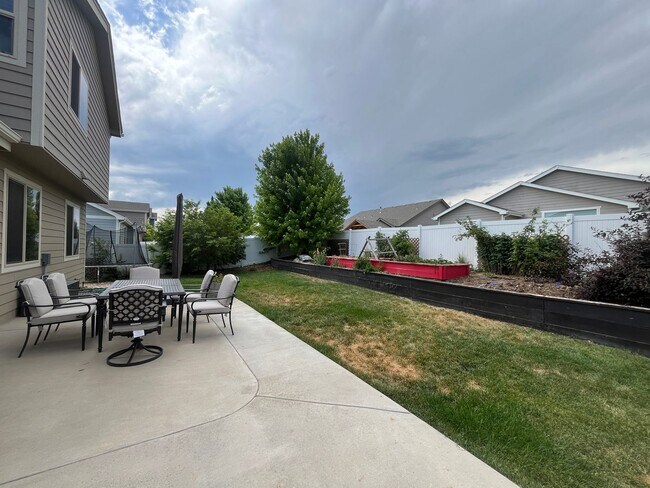 Building Photo - Beautiful single-family home in Berthoud!