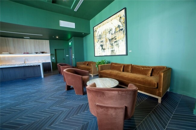 Building Photo - 11 NE 6th St