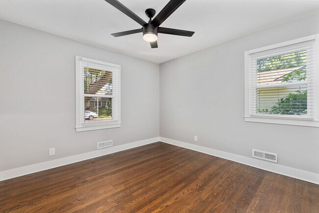 Building Photo - 7615 W 95th Terrace