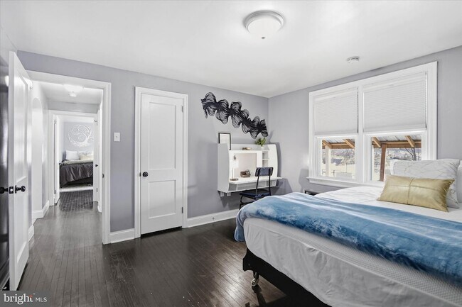 Building Photo - 1058 St Joseph St