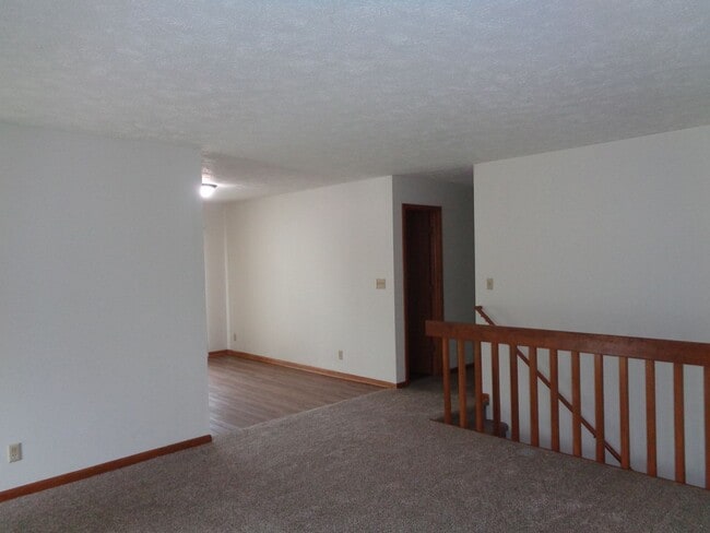 Building Photo - Spacious 3-Bedroom Home with Fenced Yard –...