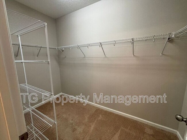 Building Photo - 99 Athens Dr